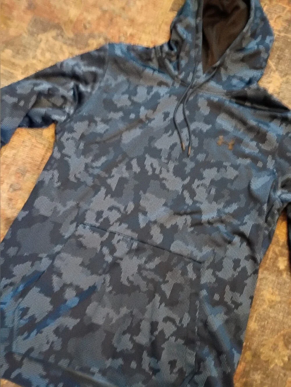 Men's Under Armour XL Blue Camo Hoodie
